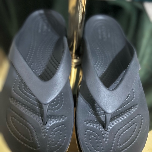 CROCS Black Textured Sandals - Picture 1 of 4